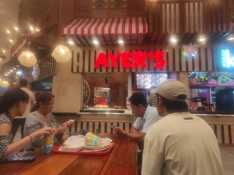 Strangers at the Same Table: How Canadian Restaurants Are Turning Dinner Into a Night Out